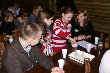 Saaremaa Miniteaduspäevadele kogunevad teadushuvilised Eesti noored